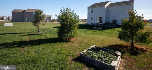 318 Bluecoat St, Dover DE  19901-8862 exterior