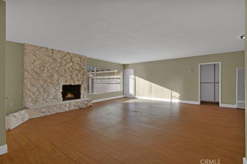 5842 Woodruff Ave, Lakewood CA  90713-1528 exterior