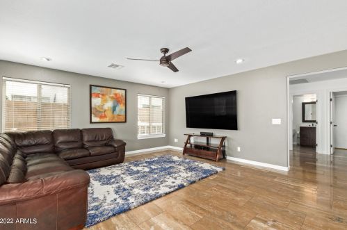 1810 Tremaine Ave, Gilbert AZ 85234-7612 exterior