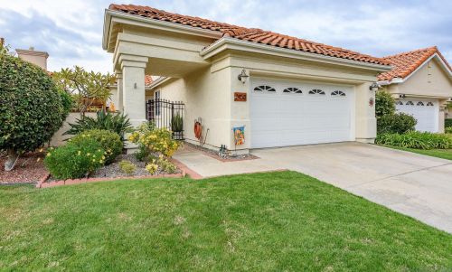 2458 Links Way, Vista, CA 92081-8996