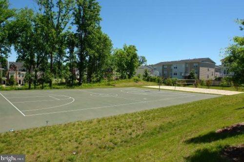 6857 Hartzell Hill Ln, Haymarket VA  20169-4944 exterior