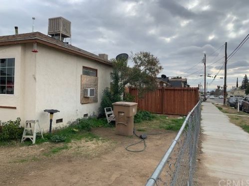 1301 Oregon St, Bakersfield, CA 93305-4733