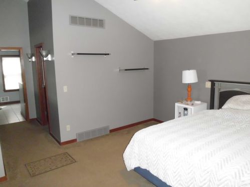 395 Wilson St, Hermitage PA  16146-1520 exterior