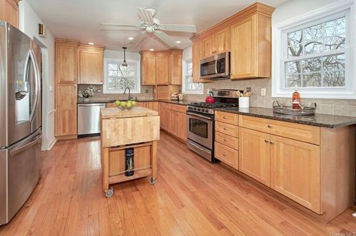 120 Albemarle Rd, White Plains NY  10605-3304 exterior