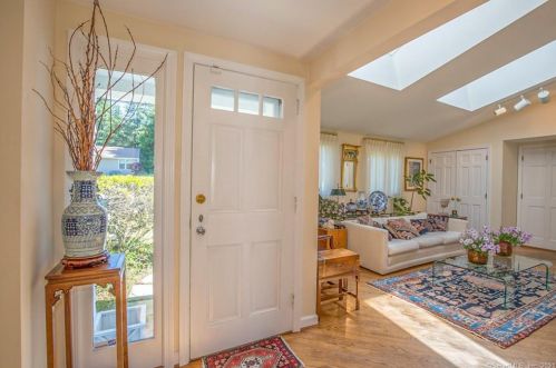 10 Jean Rd, Manchester, CT 06040-4514
