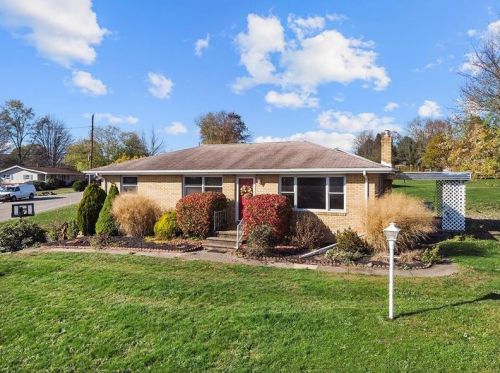 105 Metcalf Rd, Harmony, PA 16037-7813