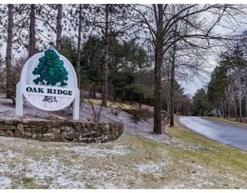 10 Oak Ridge Dr, Maynard, MA 01754-2465