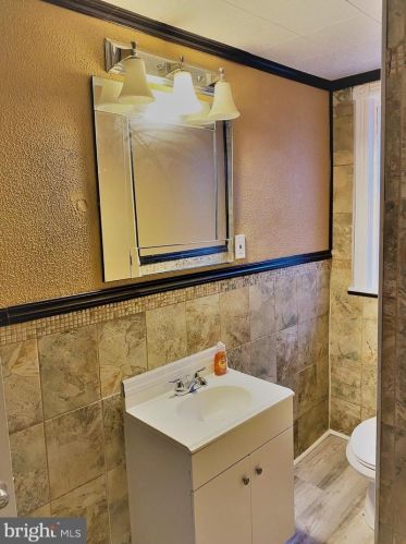 468 Stuyvesant Ave, Trenton NJ  08618-4103 exterior