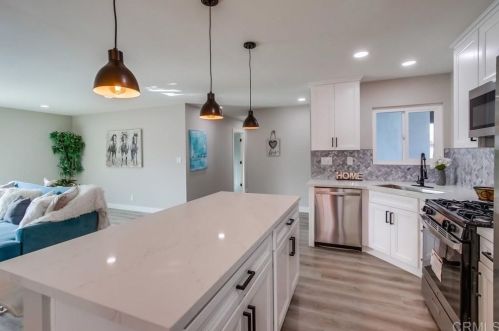 5049 Tyler St, Oceanside CA  92057-4433 exterior