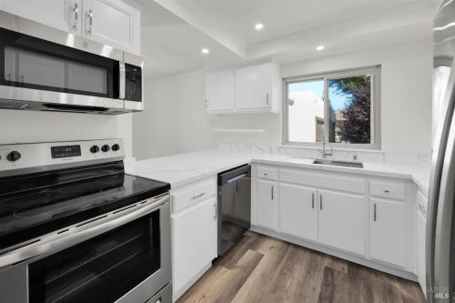 865 Shady Oak Dr, Santa Rosa, CA 95404-2783