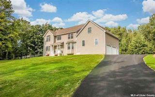 124 Prospect St, Marlborough, NY 12542-5183