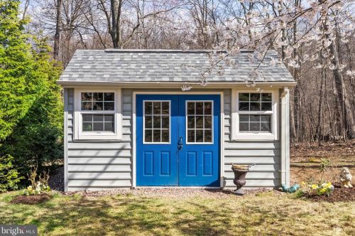 15 Lackawanna Ln, Falling Waters WV  25419-9402 exterior