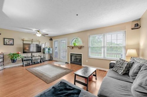 236 Fieldbrook Dr, Canonsburg, PA 15317-9781