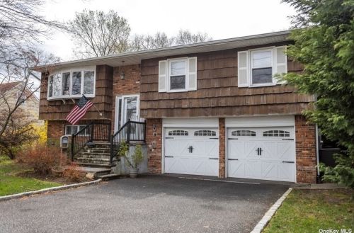 282 Sheffield Ave, Babylon, NY 11704-5331