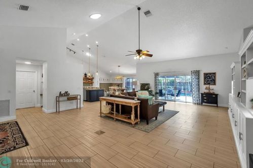 16340 11th St, Hollywood FL 33027-5115 exterior