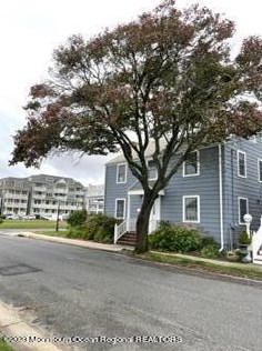 17 Ocean Pathway, Ocean Grove, NJ 07756-1645