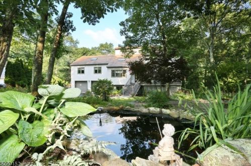 43 Lake Riconda Dr, Skyline Lakes, NJ 07456-1303