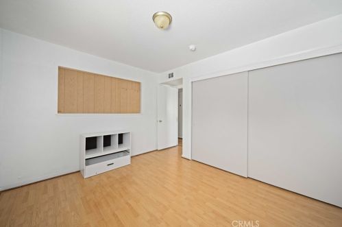 826 Lightcap St, Lancaster CA 93535-2720 exterior