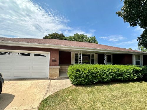1506 Gatewood St, Green Bay, WI 54304-3318
