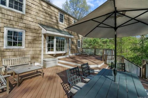 28 Kings Point Ln, Washingtonville NY  10992-2026 exterior