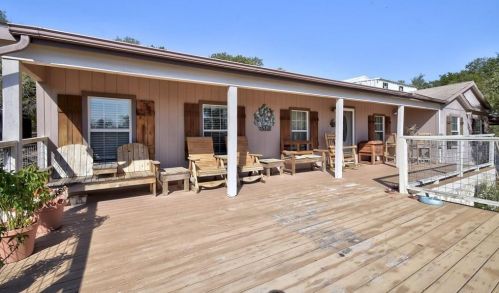 1085 Forest View Dr, Blanco, TX 78606-4696