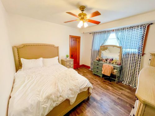 2830 55, Milwaukee WI 53219-3356 exterior