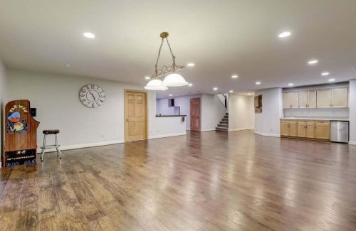 1947 Southwood Trl, West Bend WI  53090-8971 exterior