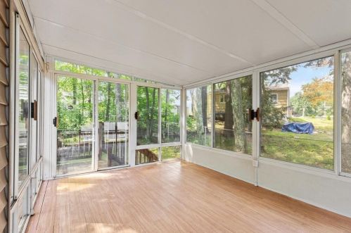 1 Nolet Ave, Salem NH  03079-1756 exterior