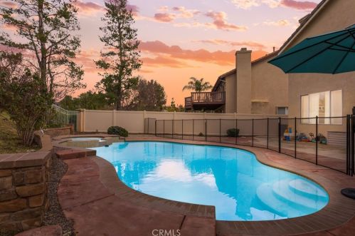 32290 Calle Avella, Temecula CA  92592-3860 exterior