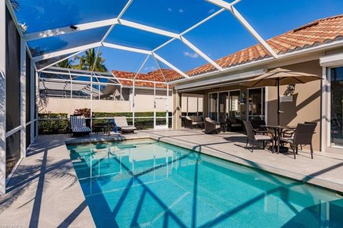 4353 Montalvo Ct, Naples FL  34109-1374 exterior