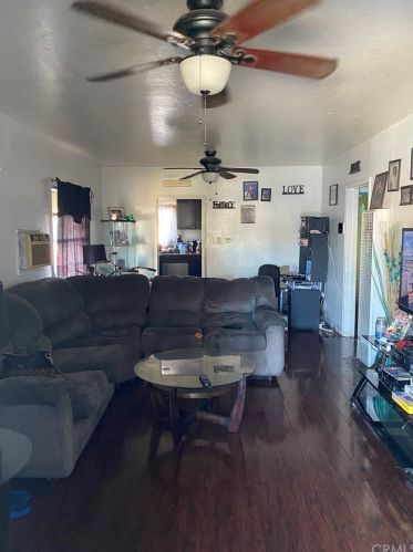 9526 Arkansas St, Bellflower, CA 90706-5716