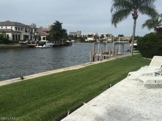 3663 Crayton Rd, Naples FL  34103-3516 exterior