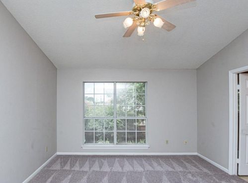 3313 Stone Bridge Dr, Lewisville TX  75028-2667 exterior