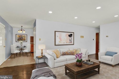 122 Clearview Dr, Camp Hill, PA 17011-4009
