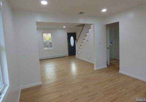 313 Prospect Ave, Dumont NJ  07628-1811 exterior