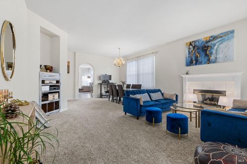 328 Breeden St, Santa Rosa, CA 95409-3449