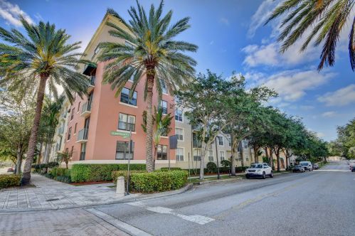 630 Sapodilla Ave, West Palm Beach, FL 33401-4178