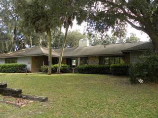 867 Gladiola Ave, Sebastian, FL 32958-6064