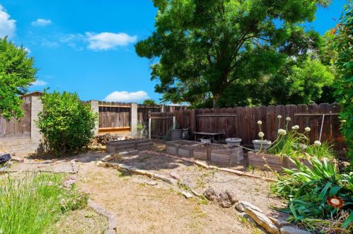 661 Hillsdale Dr, Turlock CA  95382-0515 exterior
