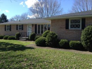 5241 Glenhaven Ave, Fairhope, OH 44641-8825
