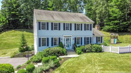 6 Miya Ln, Sandy Hook, CT 06482-1164