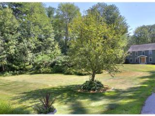 2 Country View Dr, Raymond, NH 03077-2443