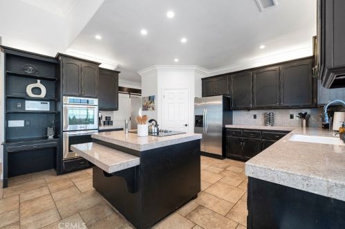 40107 Calle Breve, Temecula CA  92592-8692 exterior