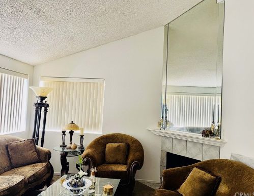 44466 15th St, Lancaster, CA 93535-3490