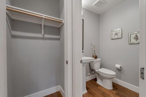 267 Fairchild Dr, Mountain View CA  94043-2086 exterior