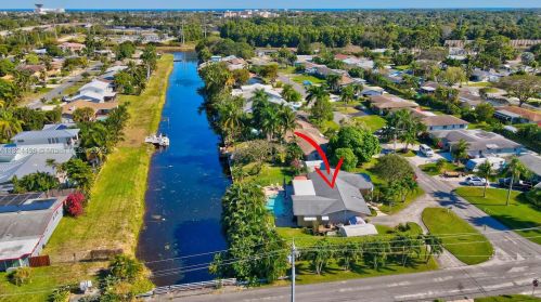 1083 25th Ave, Boynton Beach FL  33426-7418 exterior