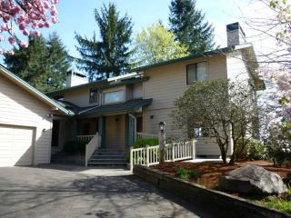 3709 Holiday Dr, Olympia, WA 98501-4289