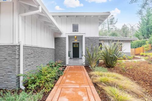 118 Sleepy Hollow Ln, Orinda, CA 94563-1323
