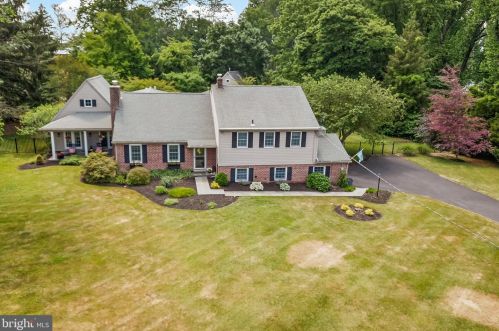 302 Oak Hill Ln, Newtown Square, PA 19073-2007