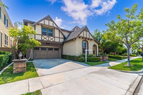 1408 Kallins St, Tustin, CA 92782-1770